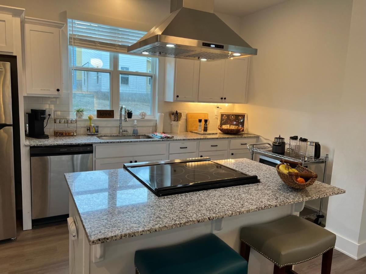New Centennial Park Luxury Smart Home W Courtyard Фейетвилл Экстерьер фото